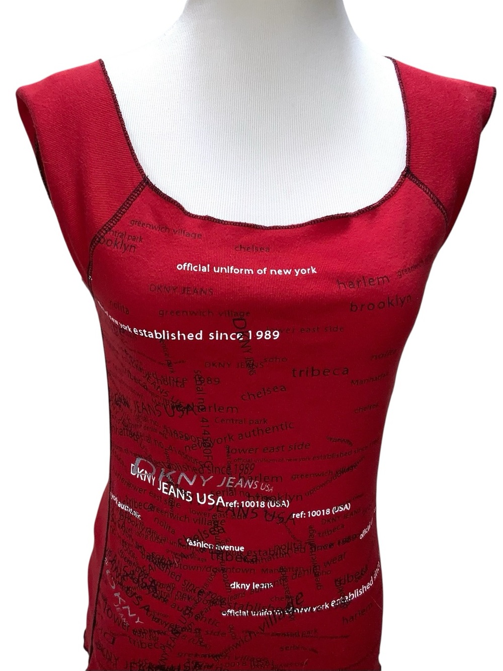 Vintage DKNY Jeans Y2K Red NYC Graphic T-Shirt Top S Cotton Made in Canada Fitte - Picture 3 of 11